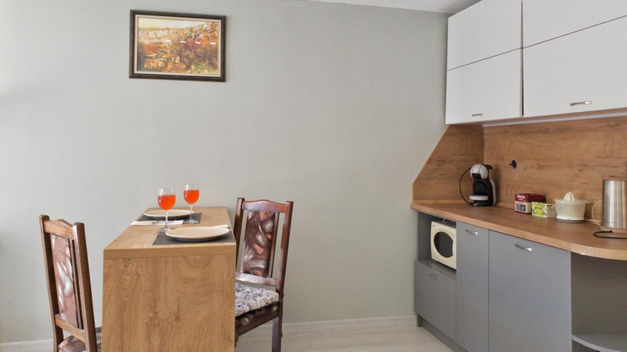 Cozy Studio Near The Park With Huge Verandah. Veliko Tarnovo Exterior foto
